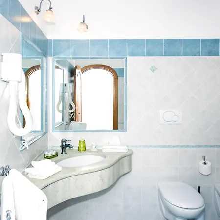 Ξενοδοχείο με διαμερίσματα La Rosa Dei Venti 4*